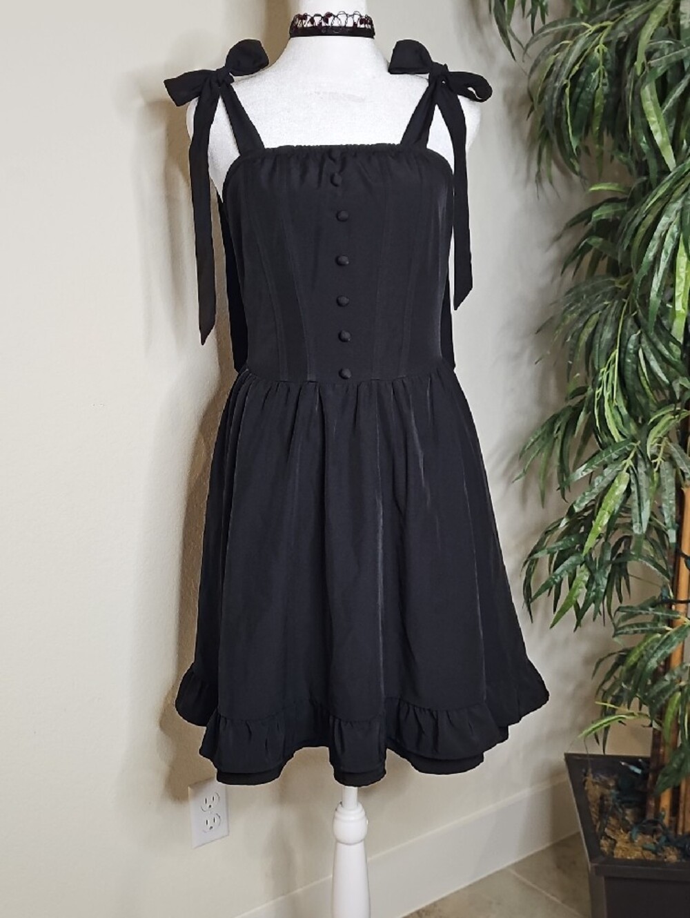 Scarlet Darkness Black Tie-Shoulder Ruffle Skirt Mini Dress Sz M